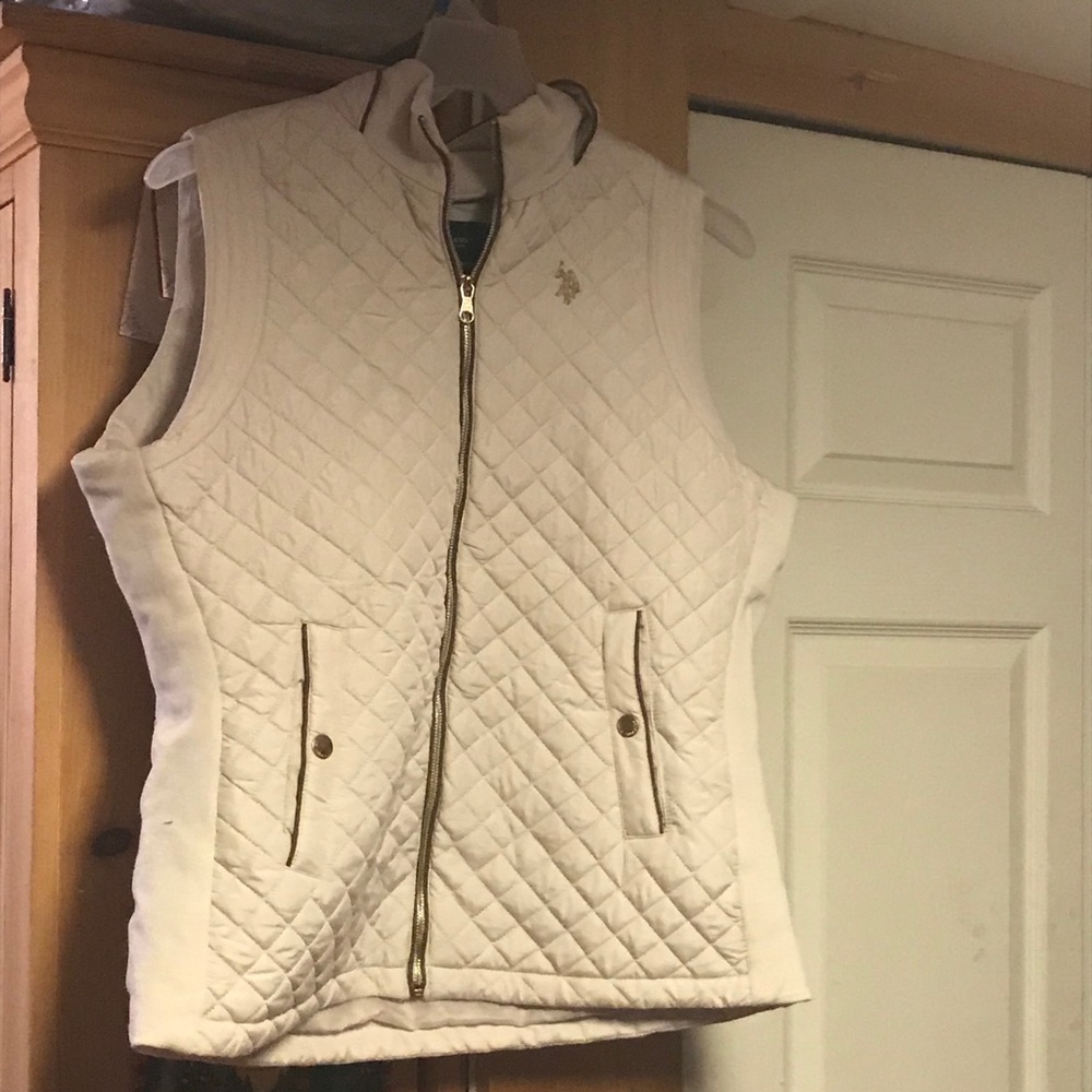 Winter white U.S. polo Assn. vest